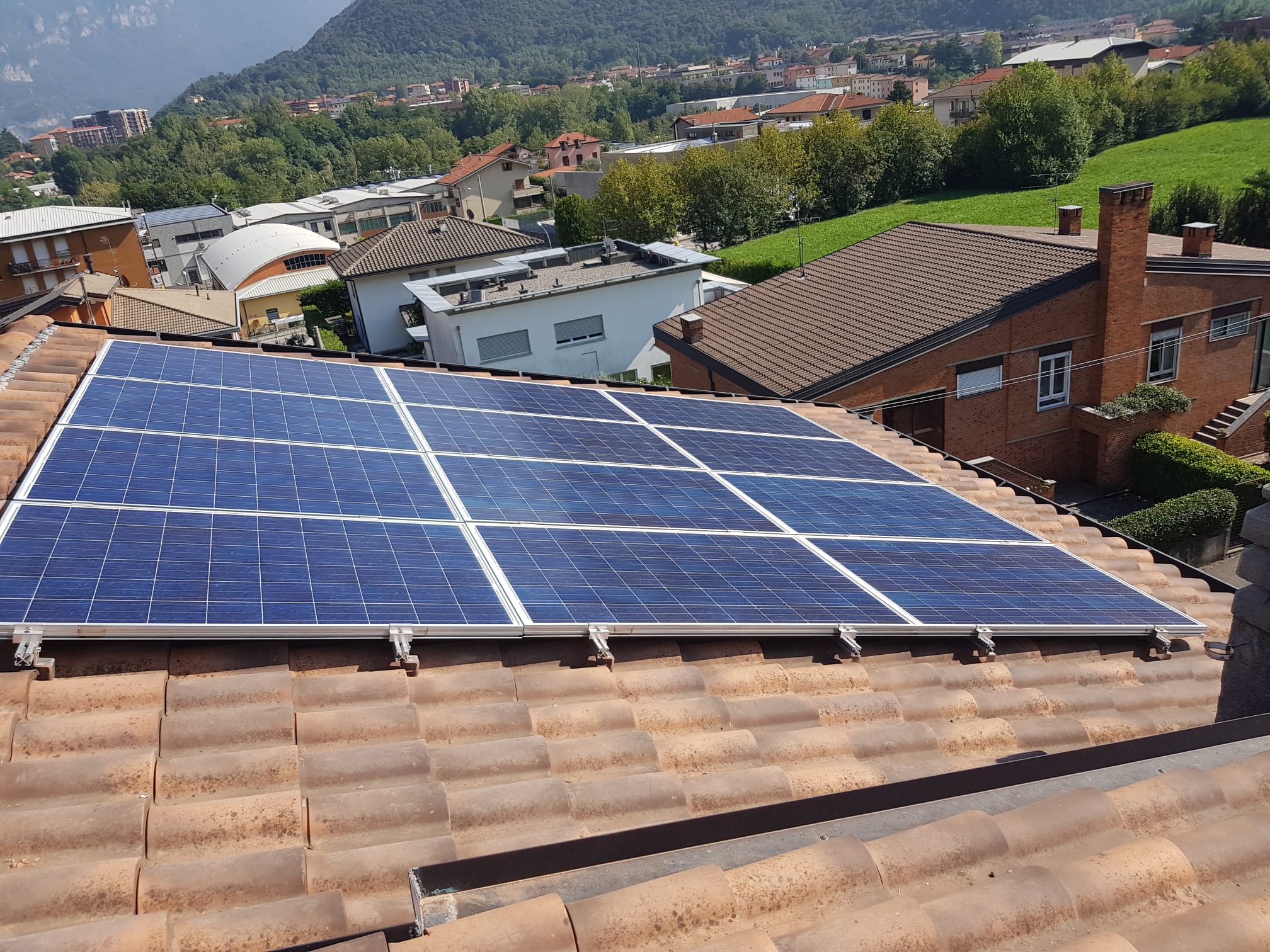 Fotovoltaico su tetto in tegole